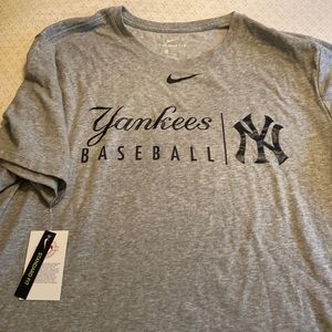 Men Nike Yankee t shirt